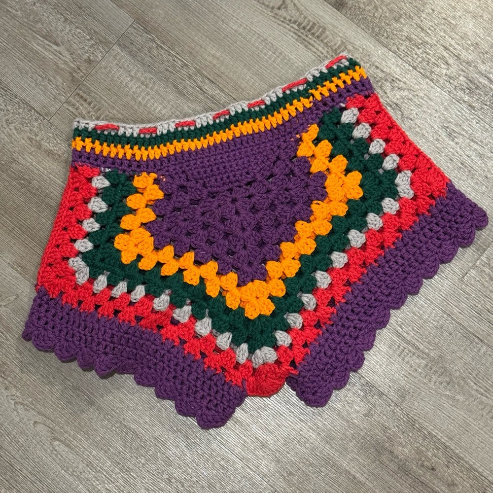 NEW Handmade Crochet Short Shorts With Scalloped Hem Colorful - Size Small - Picture 5 of 5